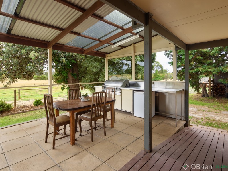 815 Main South Road, Drouin South VIC 3818