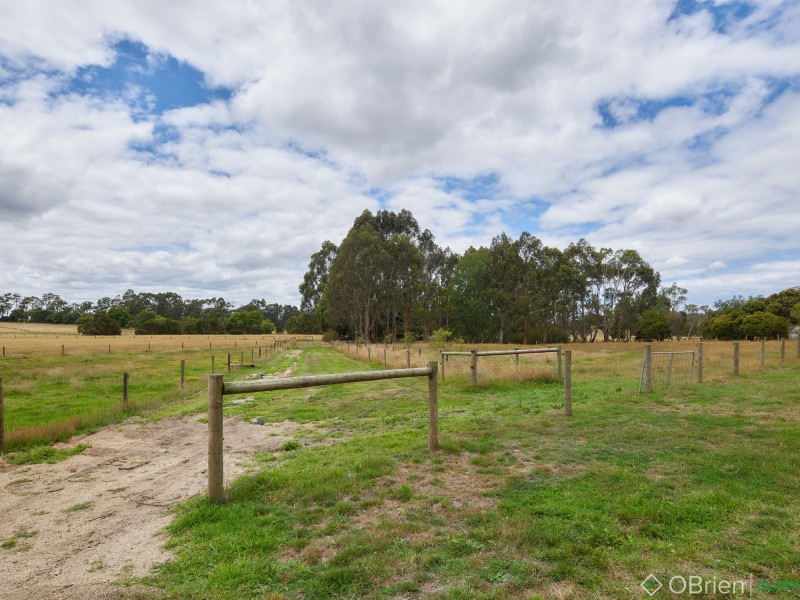 815 Main South Road, Drouin South VIC 3818