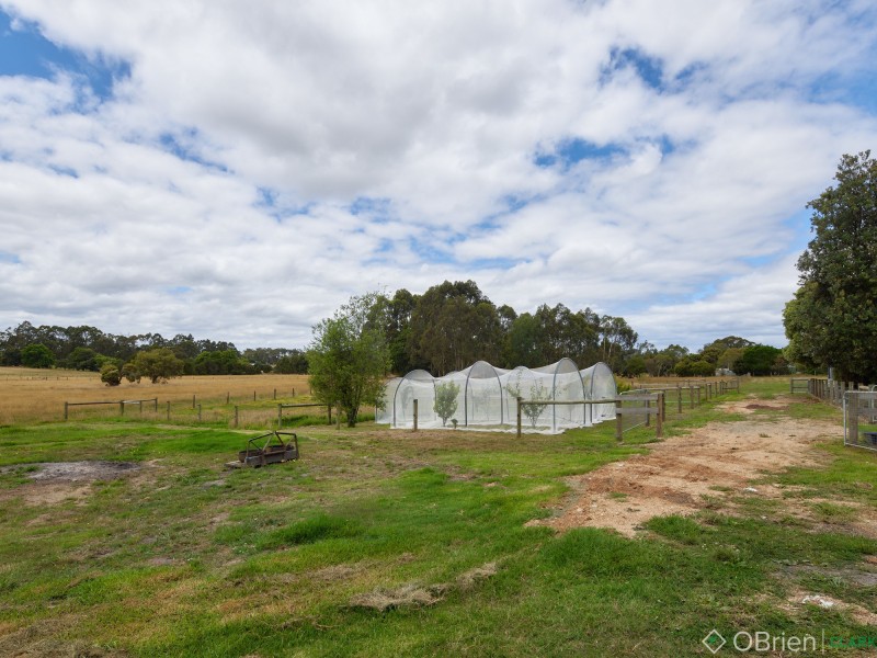815 Main South Road, Drouin South VIC 3818