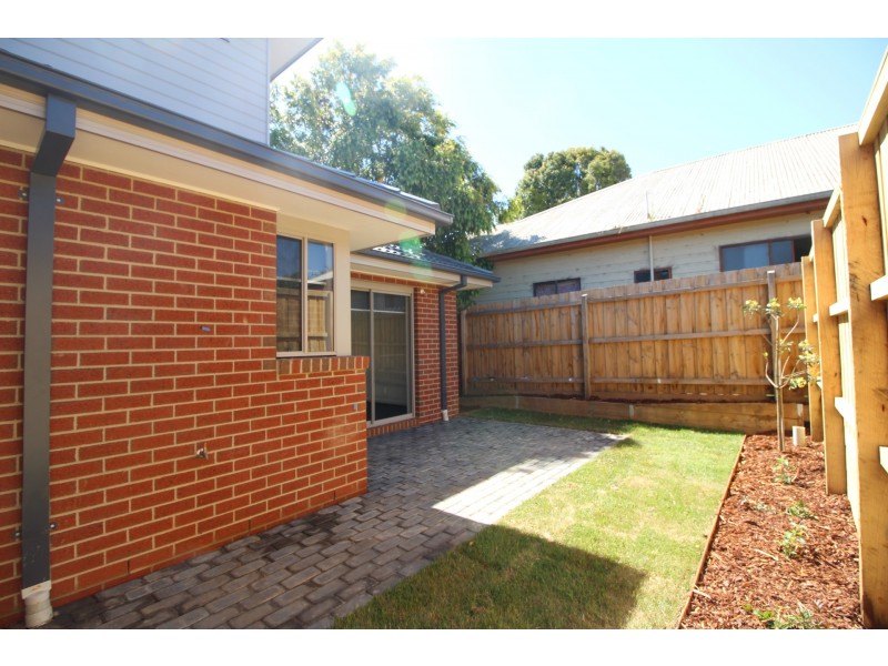 1/4 Hearn Street, Drouin VIC 3818