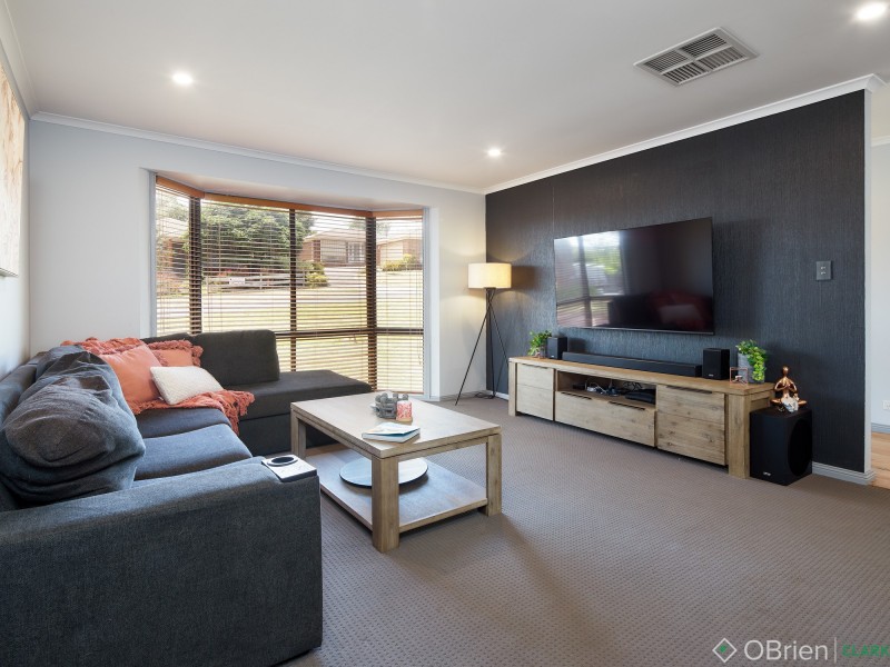 37 Darnum Street, Drouin VIC 3818