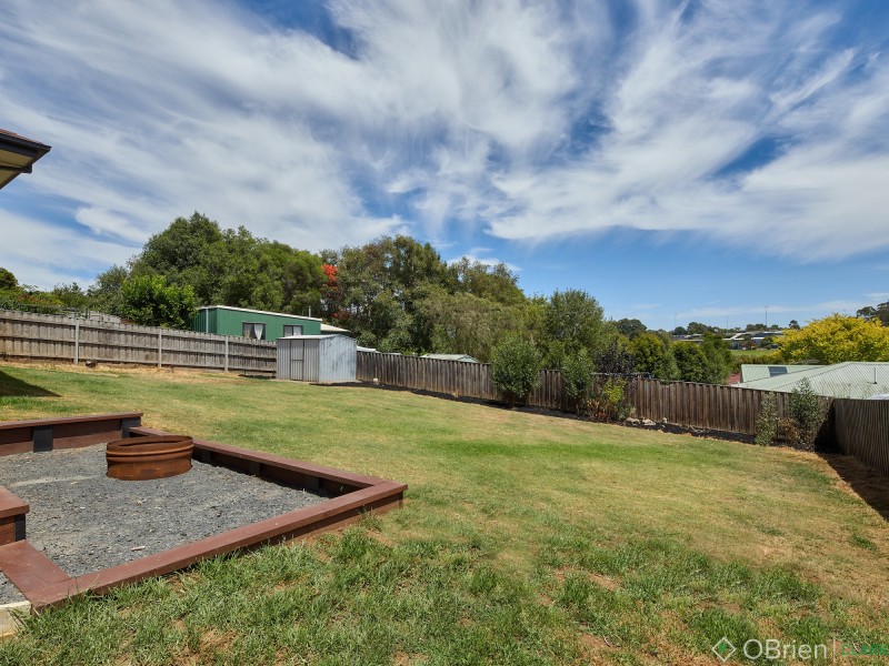 37 Darnum Street, Drouin VIC 3818