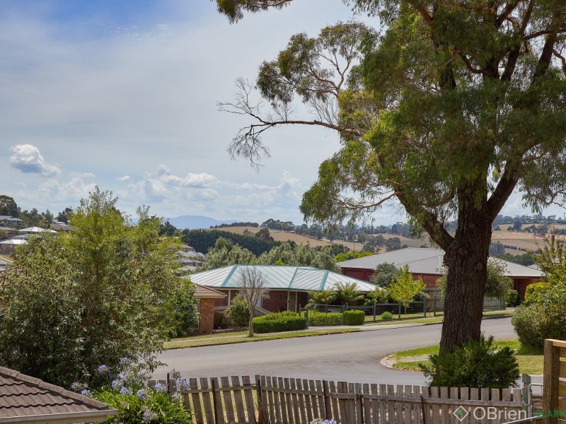 37 Darnum Street, Drouin VIC 3818