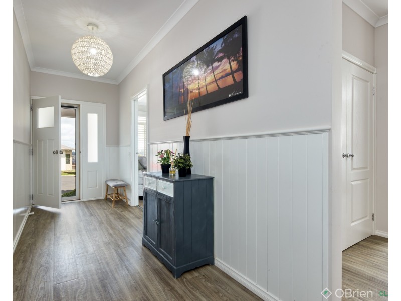 6 Terracini Court, Drouin VIC 3818