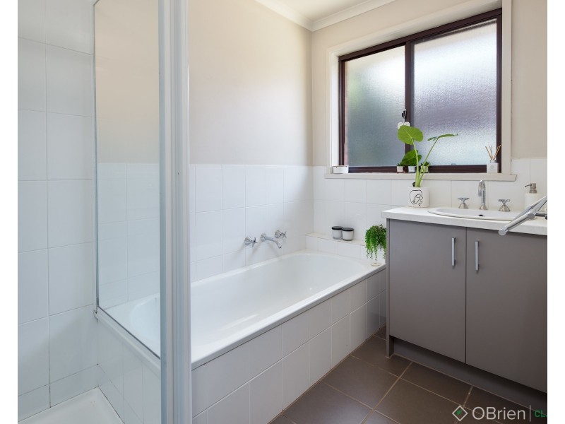 2/14 Somerset Drive, Warragul VIC 3820