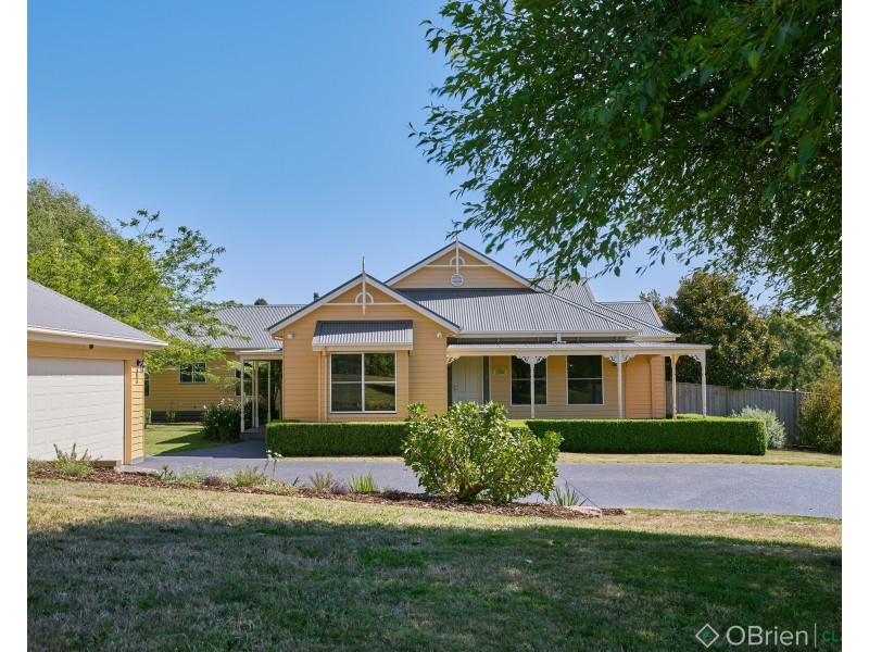 31 Canterbury Close, Drouin VIC 3818