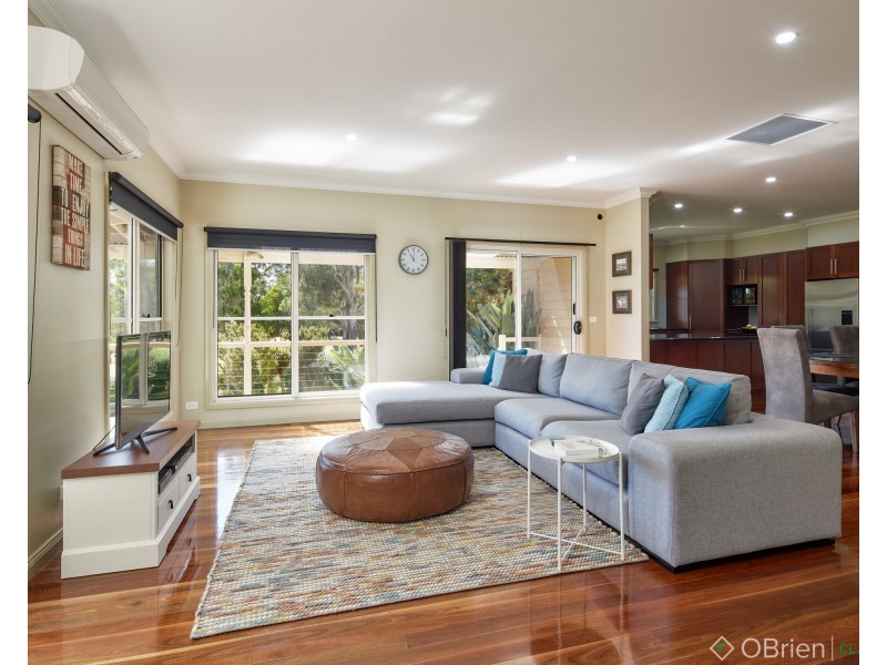 31 Canterbury Close, Drouin VIC 3818