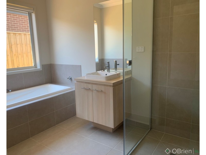 111 Willandra Circuit, Warragul VIC 3820