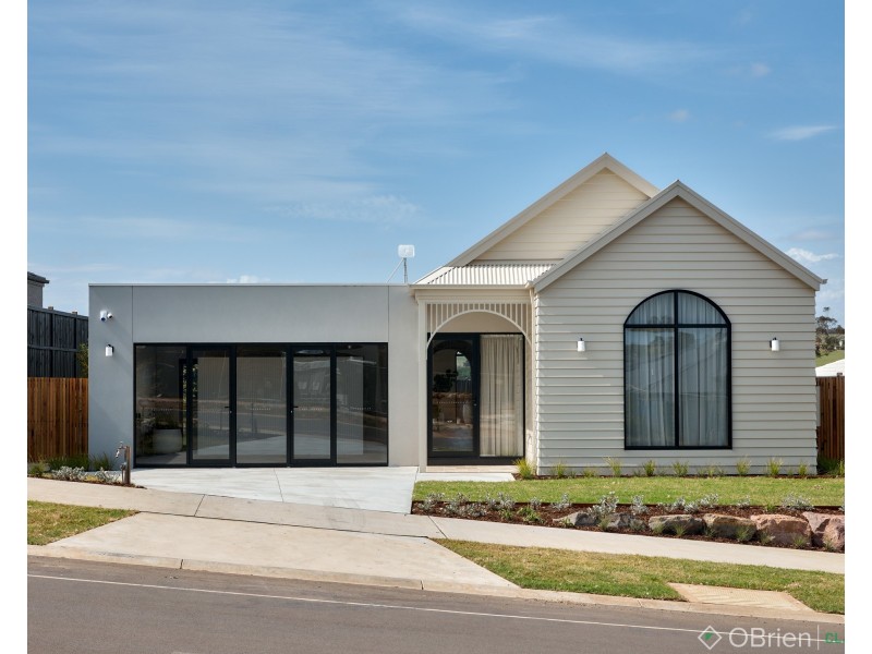 27 Longview Road, Warragul VIC 3820