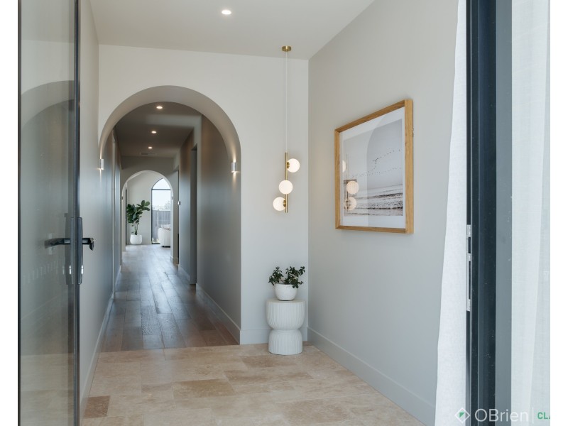 27 Longview Road, Warragul VIC 3820