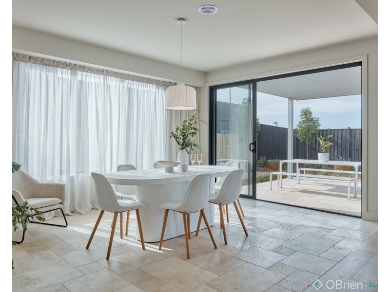 27 Longview Road, Warragul VIC 3820