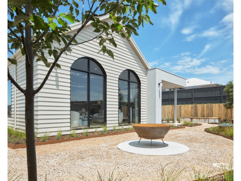 27 Longview Road, Warragul VIC 3820