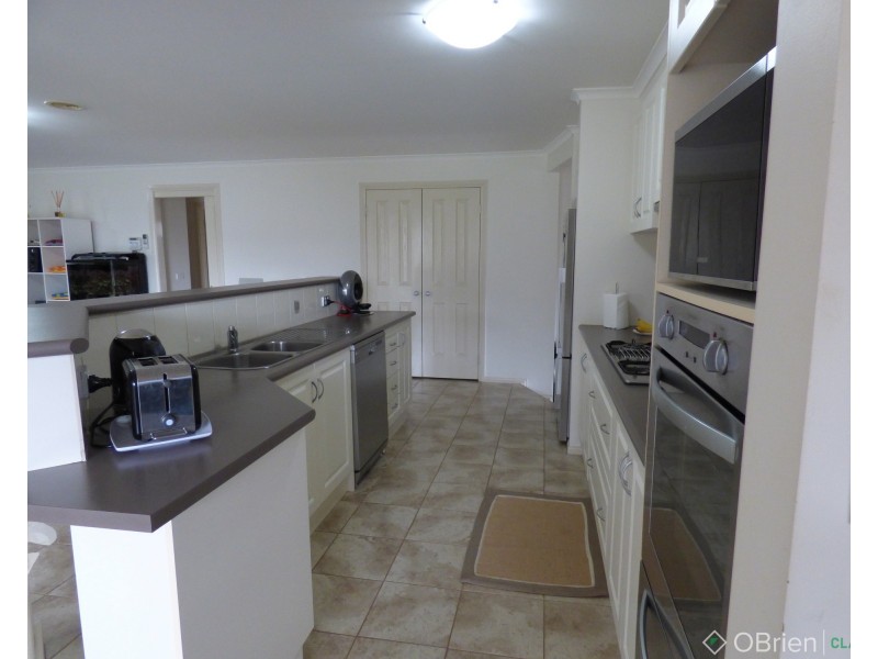 37 Windhaven Drive, Warragul VIC 3820