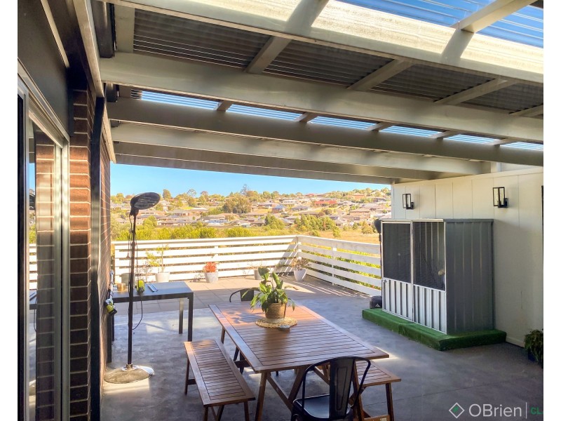 27 Empire Avenue, Drouin VIC 3818