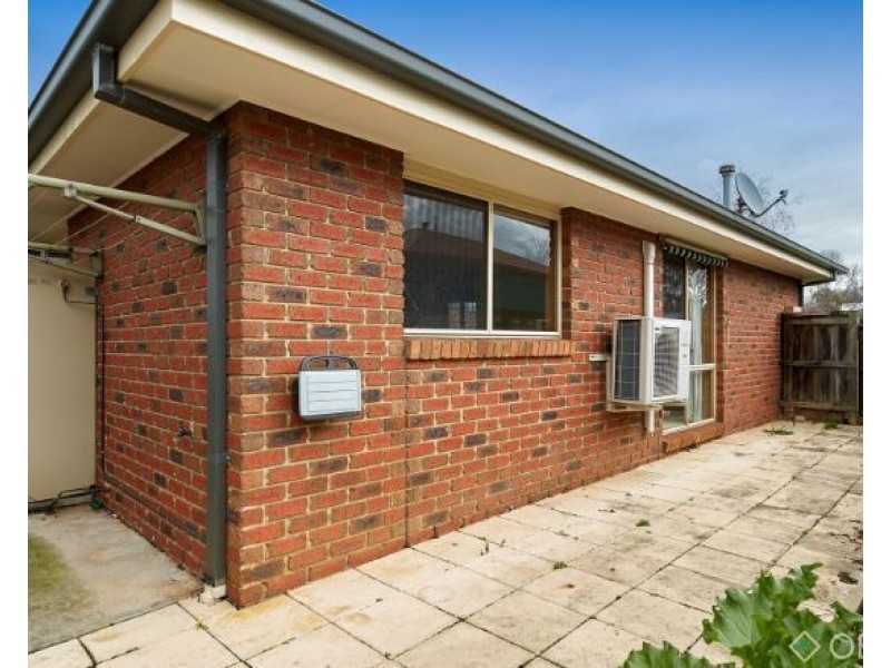 2/2 Janette Close, Warragul VIC 3820