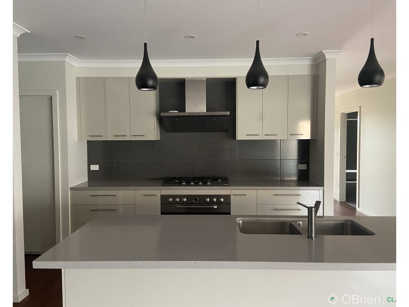 13 Pandanus Court, Warragul VIC 3820