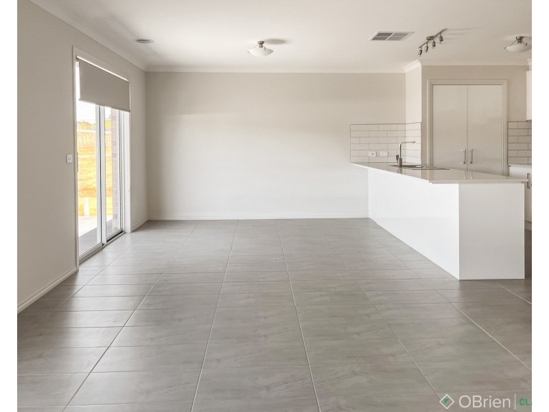 10 Mainstone Street, Drouin VIC 3818