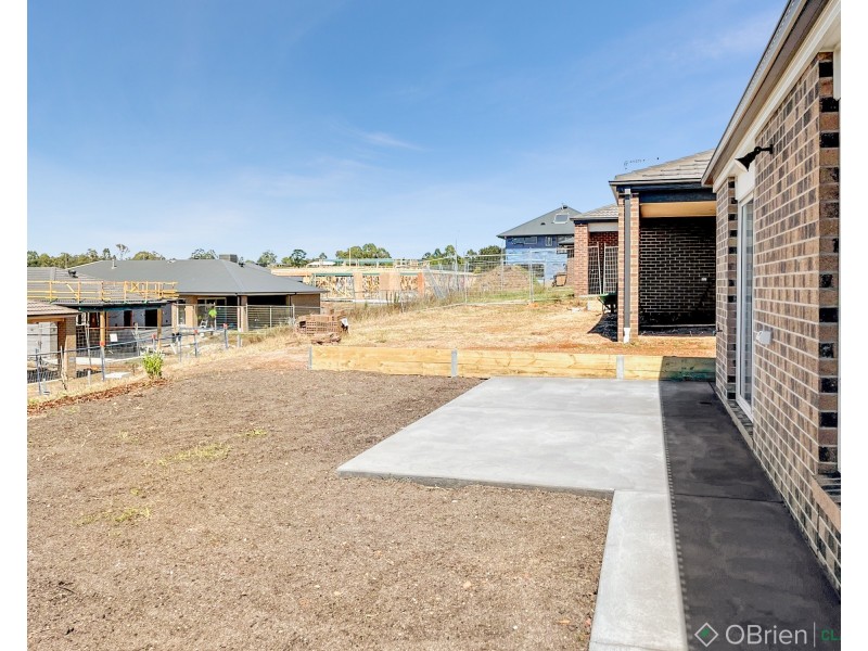 10 Mainstone Street, Drouin VIC 3818
