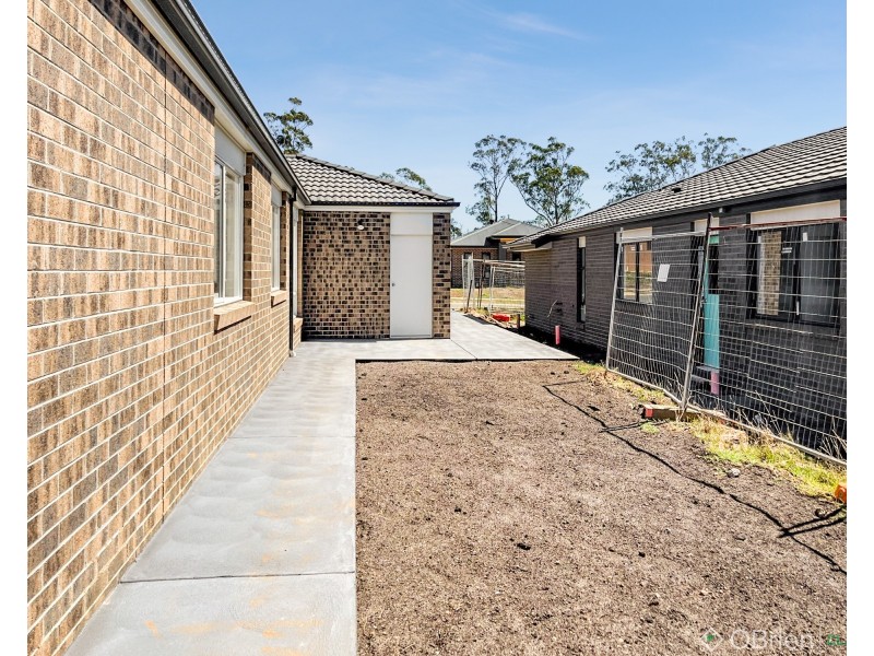 10 Mainstone Street, Drouin VIC 3818