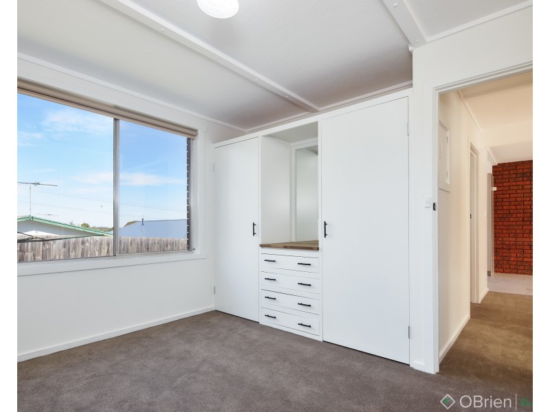 3/6 Railway Avenue, Drouin VIC 3818