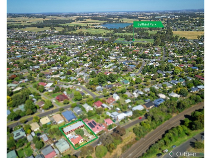 3/6 Railway Avenue, Drouin VIC 3818