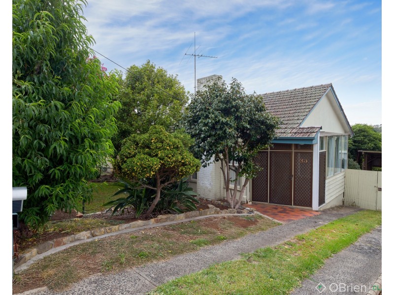 33 Burton Street, Warragul VIC 3820