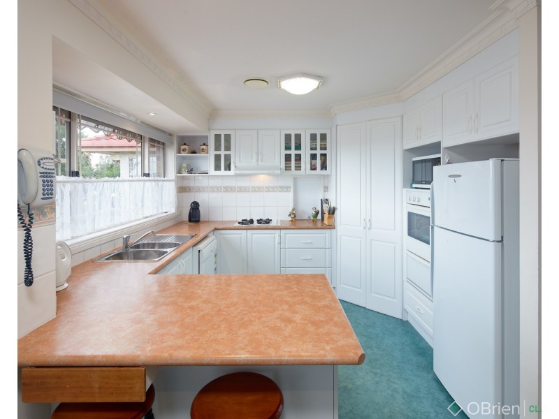 24 Eade Avenue, Warragul VIC 3820