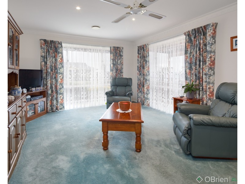 24 Eade Avenue, Warragul VIC 3820