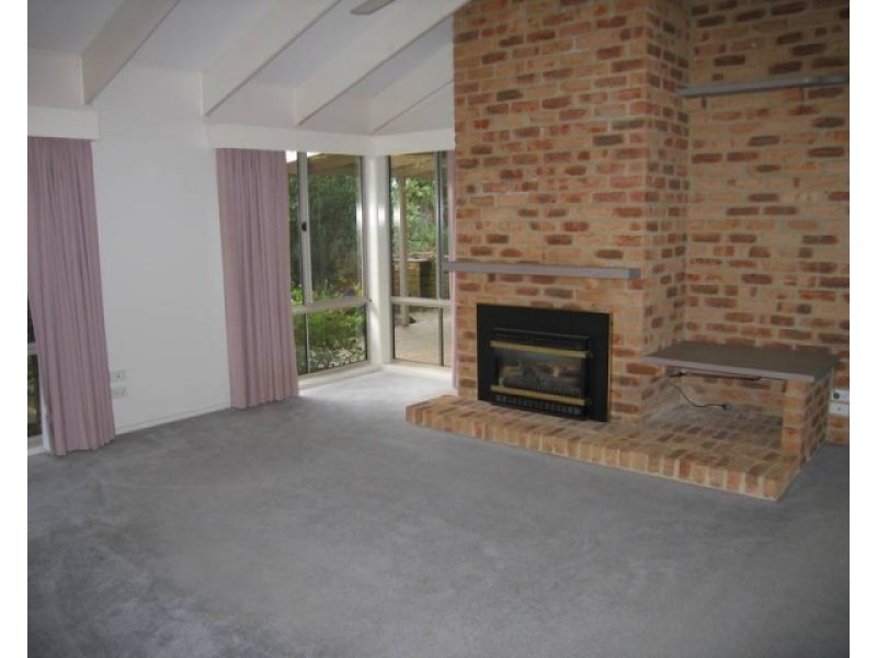 8 Willow Crescent, Warragul VIC 3820