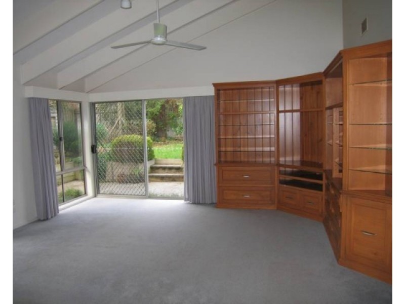 8 Willow Crescent, Warragul VIC 3820