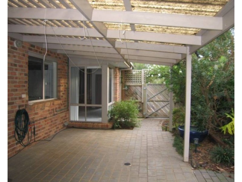 8 Willow Crescent, Warragul VIC 3820