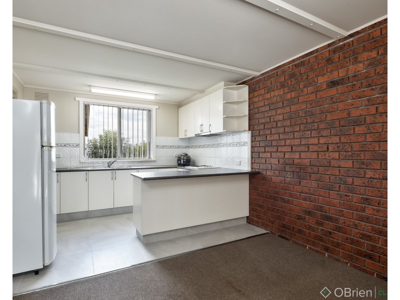 1/6 Railway Avenue, Drouin VIC 3818