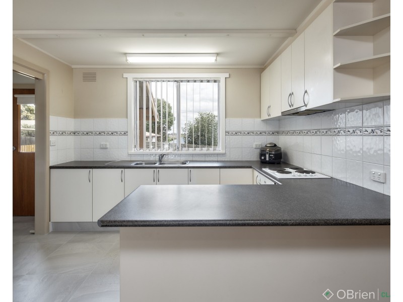 1/6 Railway Avenue, Drouin VIC 3818