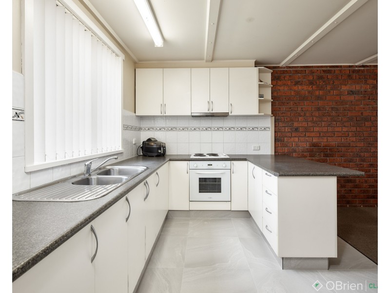 1/6 Railway Avenue, Drouin VIC 3818