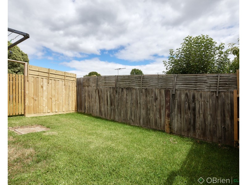 1/6 Railway Avenue, Drouin VIC 3818