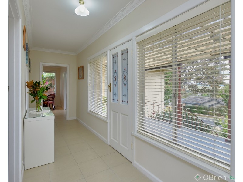 27 Clifford Street, Warragul VIC 3820