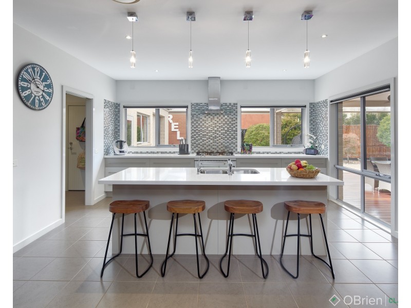 16 Booth Place, Pakenham VIC 3810