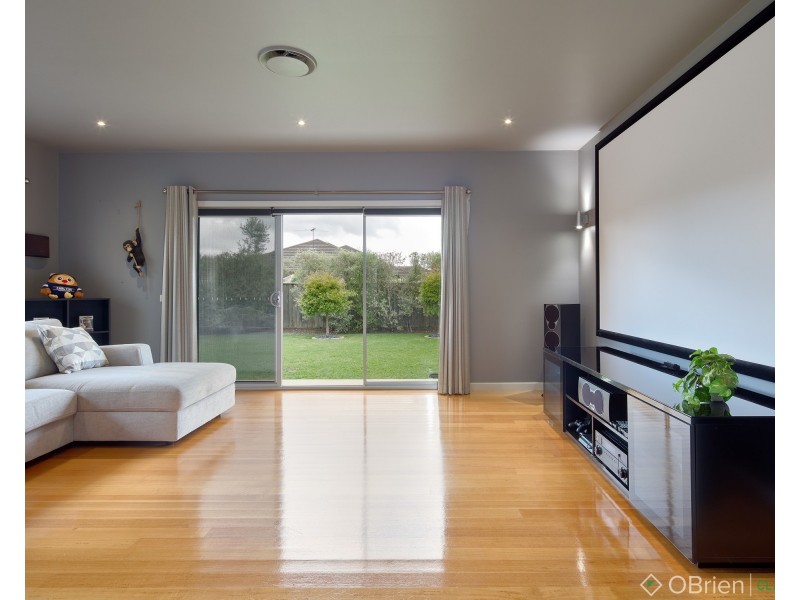 16 Booth Place, Pakenham VIC 3810