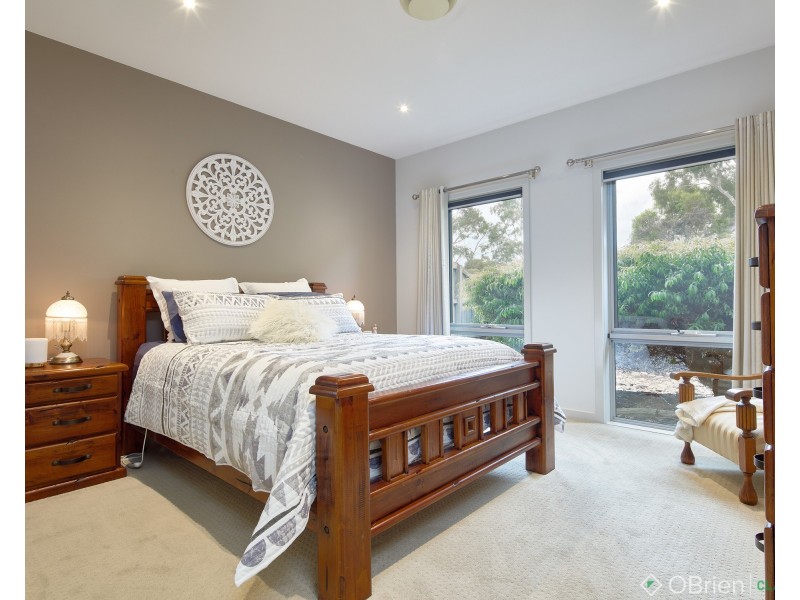 16 Booth Place, Pakenham VIC 3810