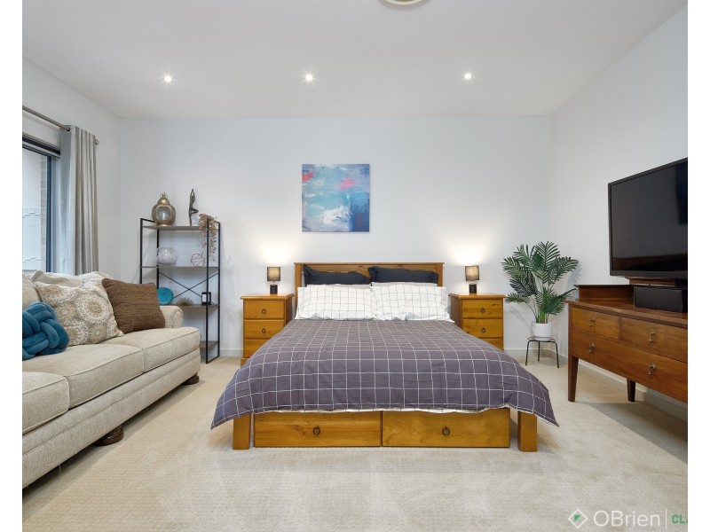 16 Booth Place, Pakenham VIC 3810