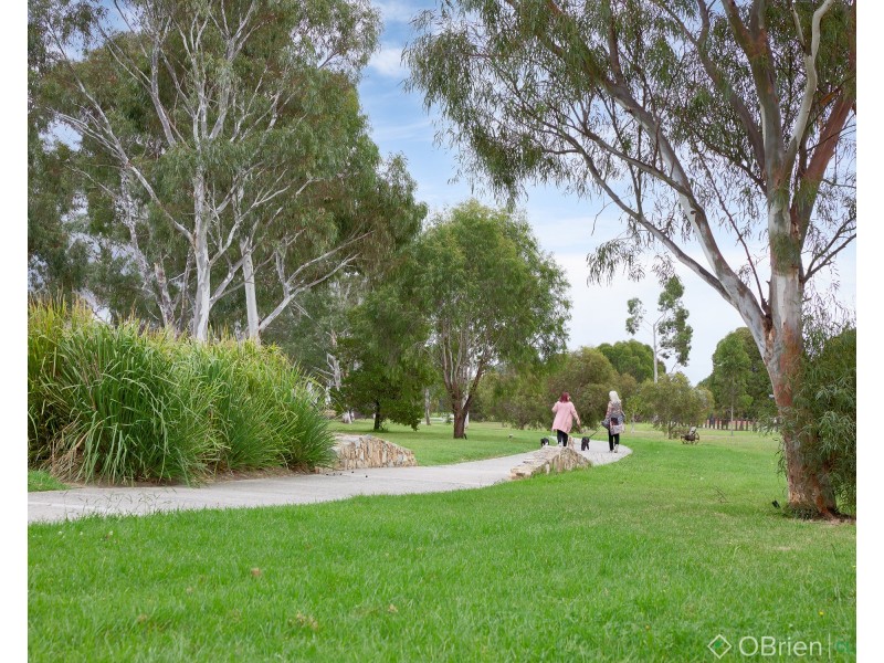 16 Booth Place, Pakenham VIC 3810