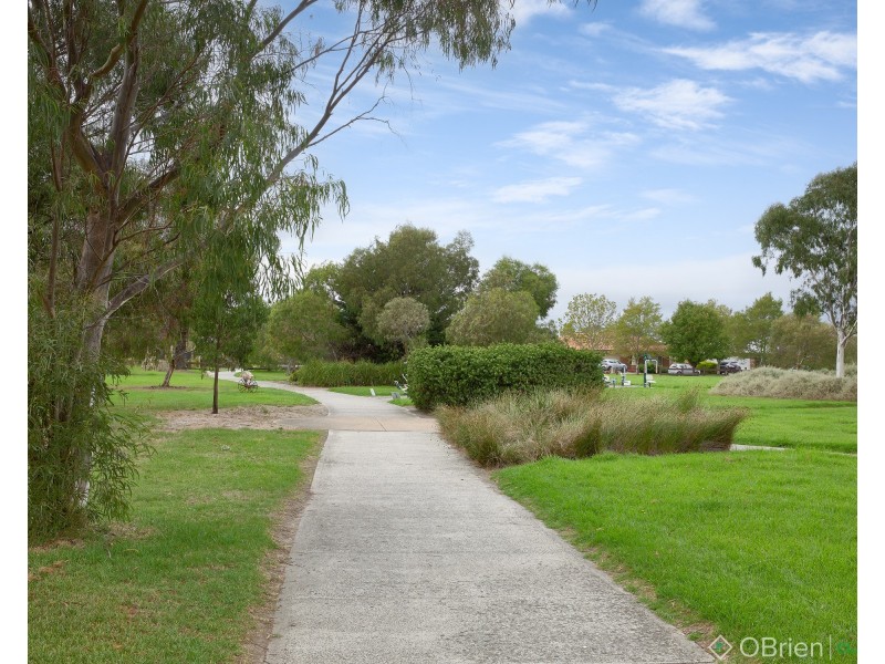 16 Booth Place, Pakenham VIC 3810