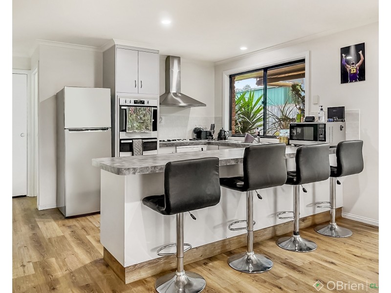 19 Adam Court, Drouin VIC 3818