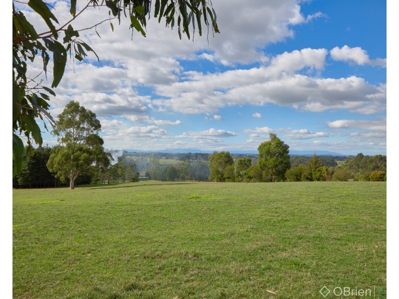 47 East West Road, Warragul South VIC 3821