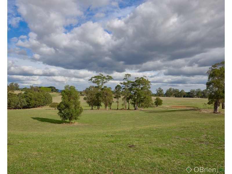 47 East West Road, Warragul South VIC 3821