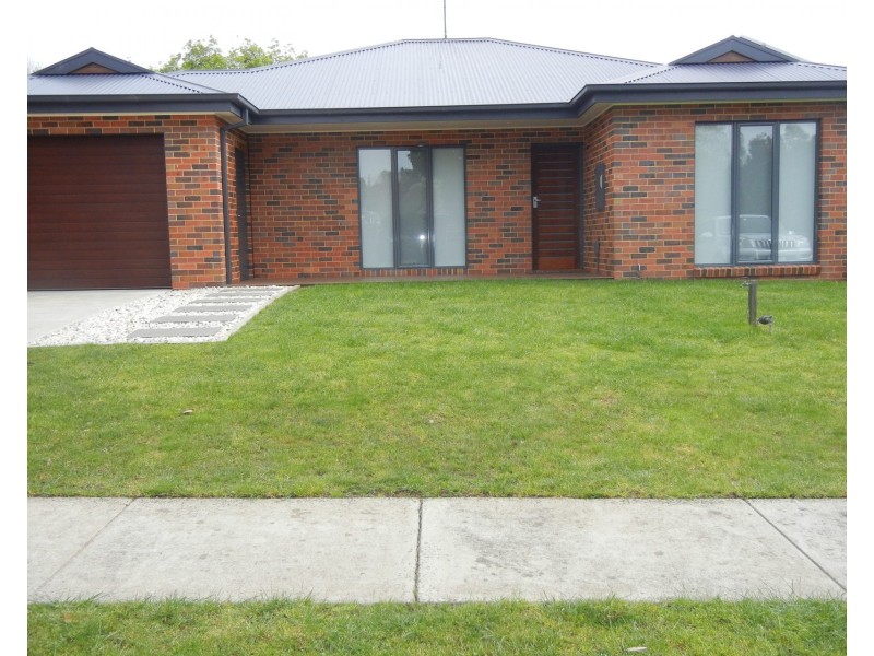 1 Kelton Avenue, Drouin VIC 3818