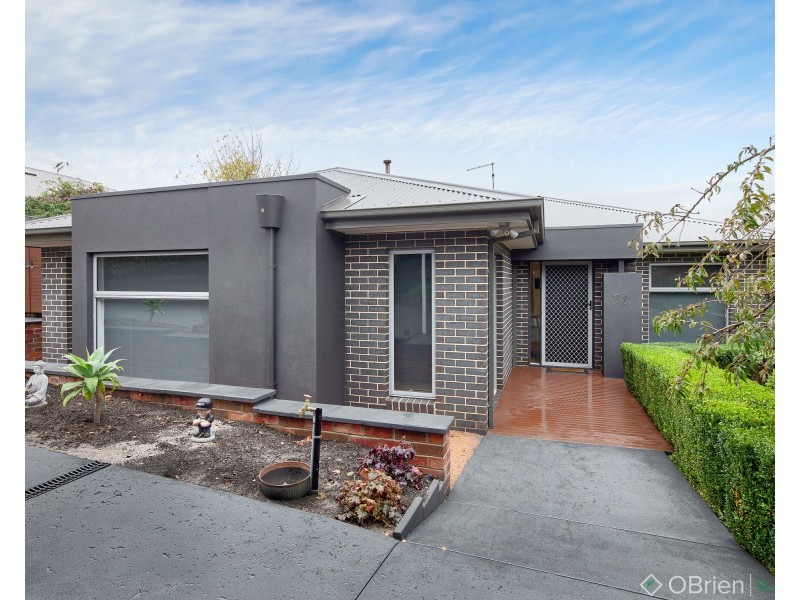 21 Jackson Drive, Drouin VIC 3818