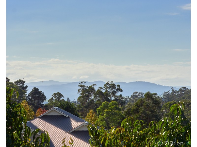 21 Jackson Drive, Drouin VIC 3818