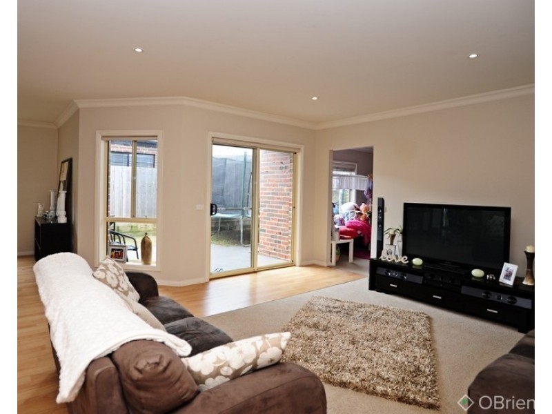 2/8 Stoll Street, Warragul VIC 3820