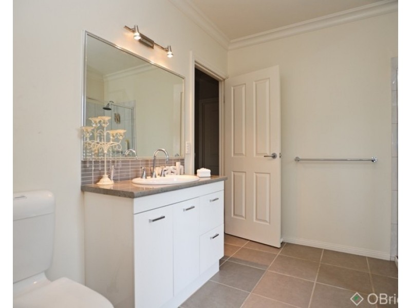 2/8 Stoll Street, Warragul VIC 3820